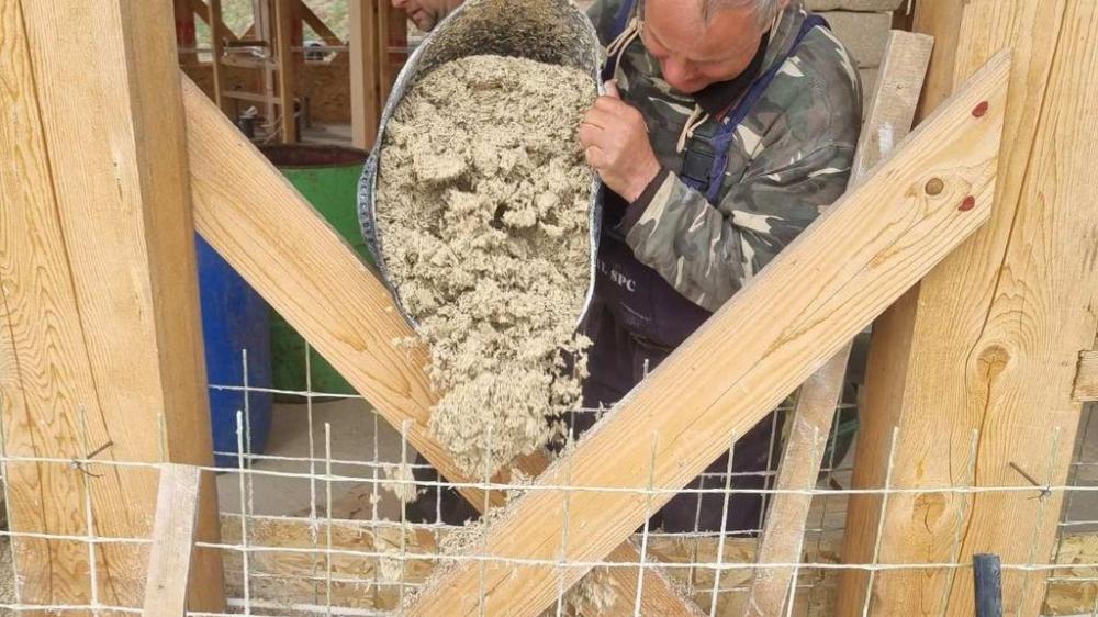Kedereház kenderbeton bedolgozás